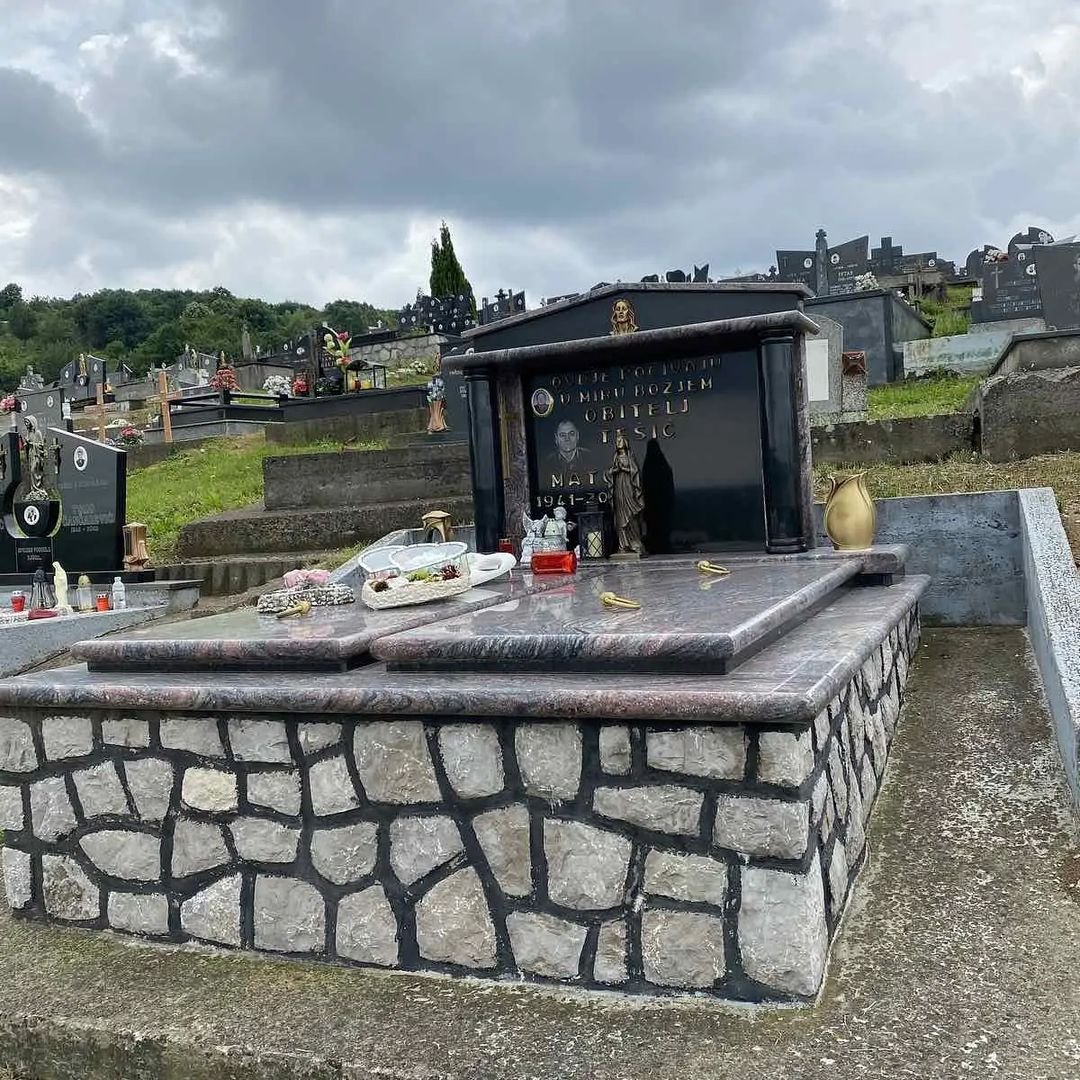 Katolički spomenici – realizovani rad Sanit Granit