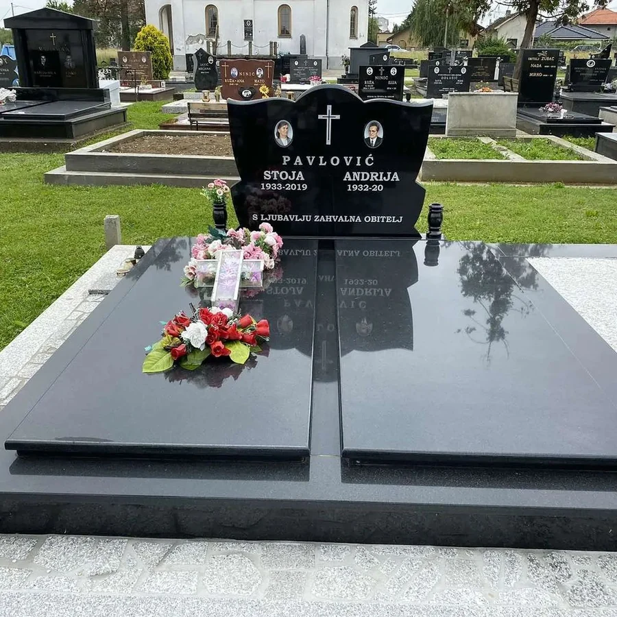 Granitni spomenik